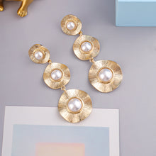 Load image into Gallery viewer, Vintage Pearl Alloy Temperament Earrings（A0191）
