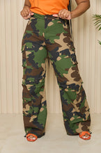 Load image into Gallery viewer, Camouflage Multi-pocket Zipper Loose Cargo Cuff Pants (CL11830)
