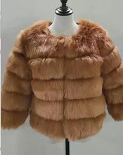 Load image into Gallery viewer, Wholesale round neck short imitation fox fur grass coat women&#39;s wear（CL9461）
