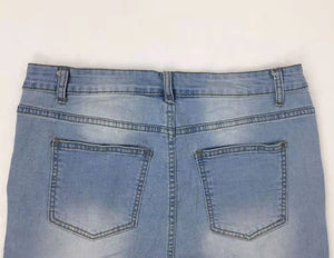 Wholesale of women's large stretch holed jeans(CL8924)