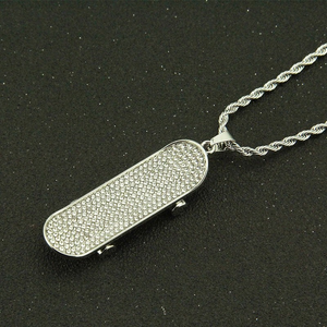 Wholesale diamond inlaid three-dimensional skateboard pendant trendsetter fashion accessories men's Necklace（A0122）
