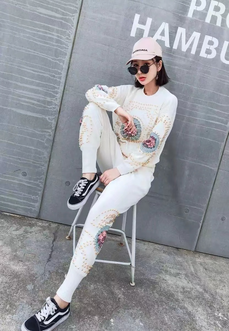 Wholesale fashion autumn and winter cross stitch embroidery + hand nail bead knitted sweater set 2PC（CL9685）