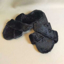 Load image into Gallery viewer, Wholesale women winter home wool slippers (SL8114)
